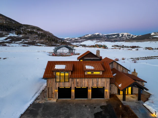 The hangar for our custom-built home in Crested Butte, Colorado is coming along beautifully. It will provide future homeowners with the unique convenience of flying directly into Crested Butte and enjoying a semi-private airstrip just steps from their front door.
#CustomHomeBuilder #customhomedesign #sanctuaryliving